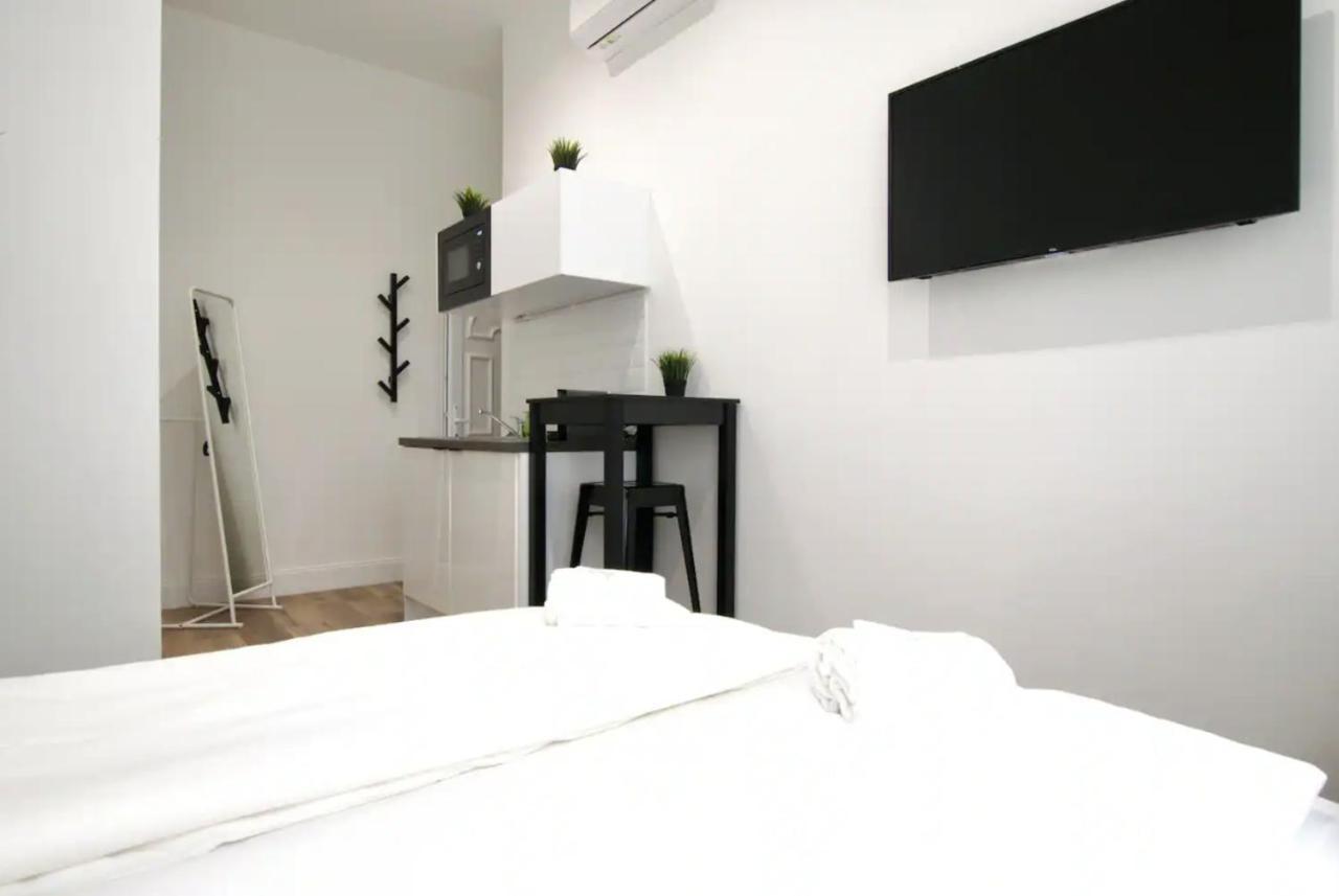 Studio Apartments By Hi5- Apartment In Downtown بودابست المظهر الخارجي الصورة