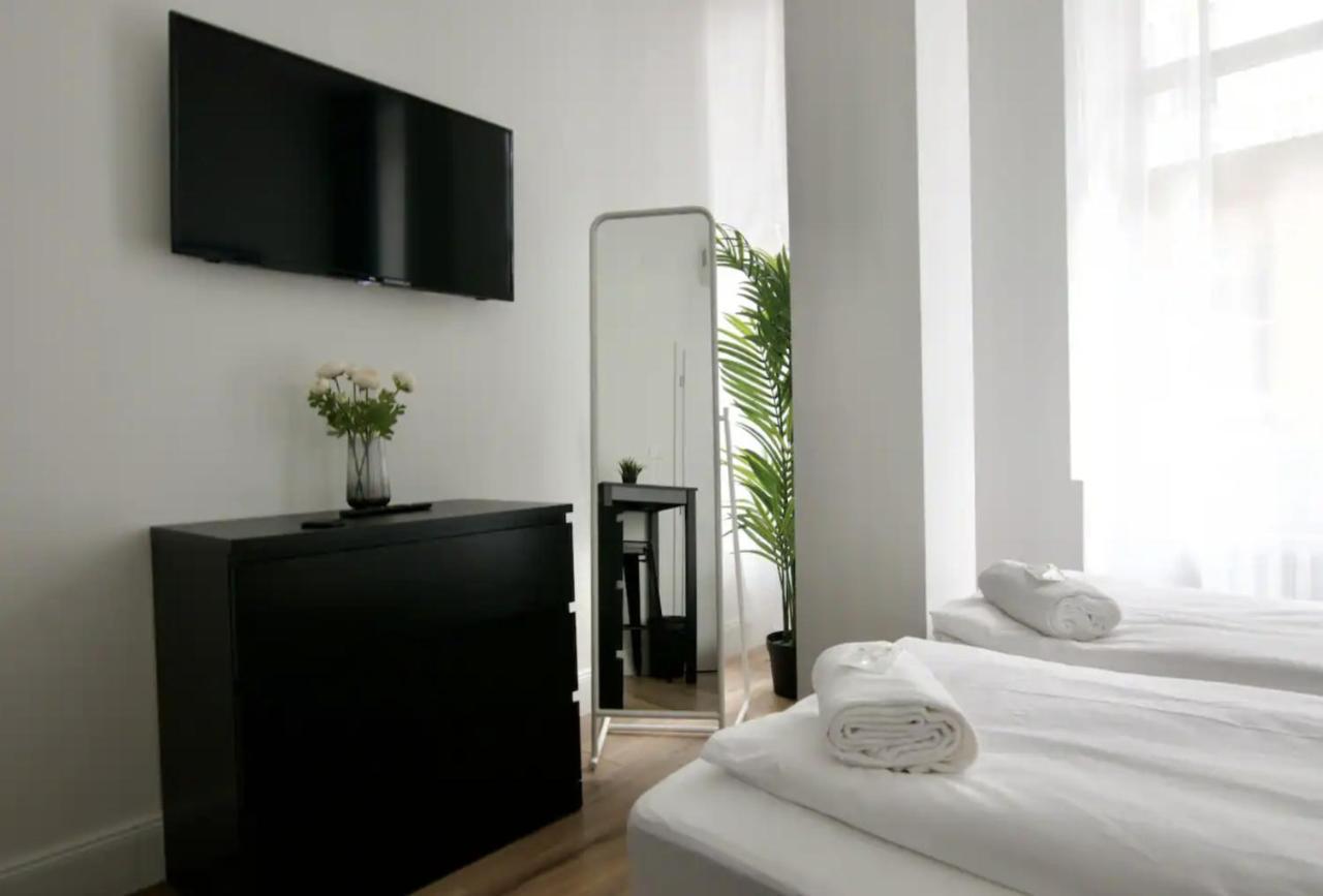 Studio Apartments By Hi5- Apartment In Downtown بودابست المظهر الخارجي الصورة