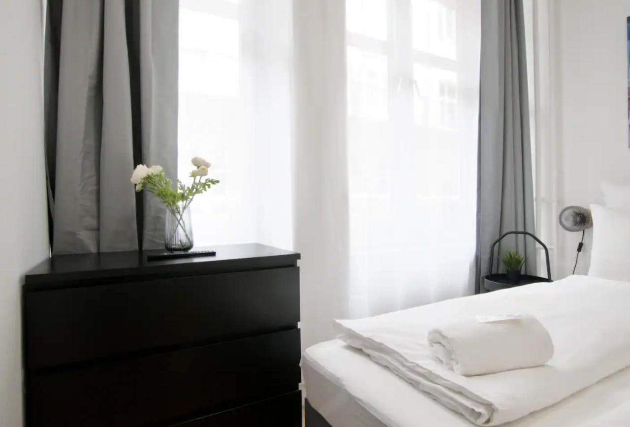 Studio Apartments By Hi5- Apartment In Downtown بودابست المظهر الخارجي الصورة